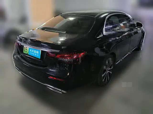 Mercedes-Benz E-Class — Фото автомобиля 5