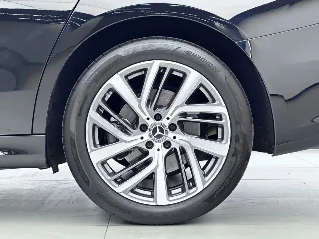 Mercedes-Benz E-Class — Фото автомобиля 15