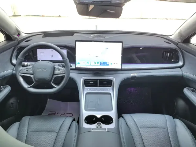 BYD Hai Shi 07 DM-i — Фото автомобиля 11