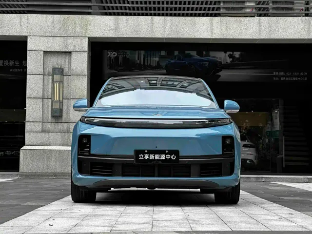 Li Auto L7 — Фото автомобиля 3
