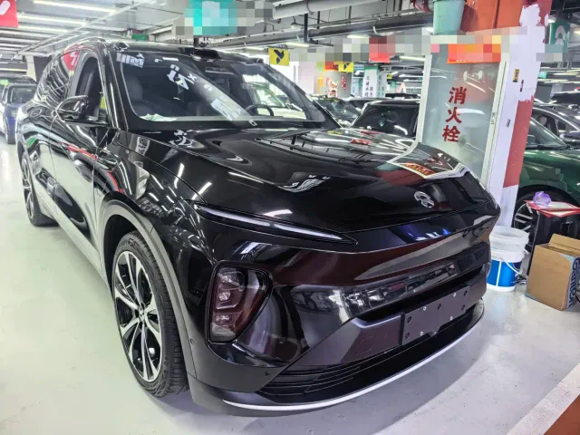Nio ES8 — Фото автомобиля 3