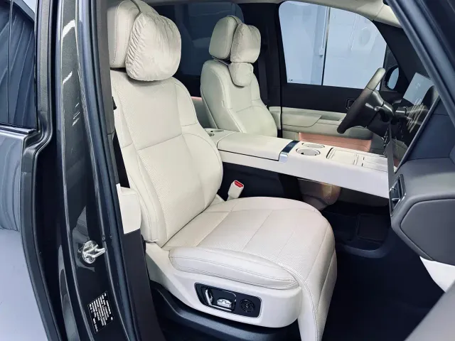 Li Auto MEGA — Фото автомобиля 13