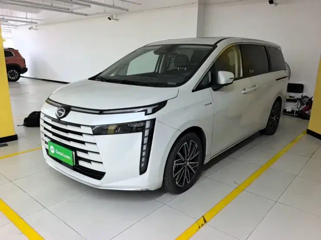 Фотография автомобиля — GAC Trumpchi E8
