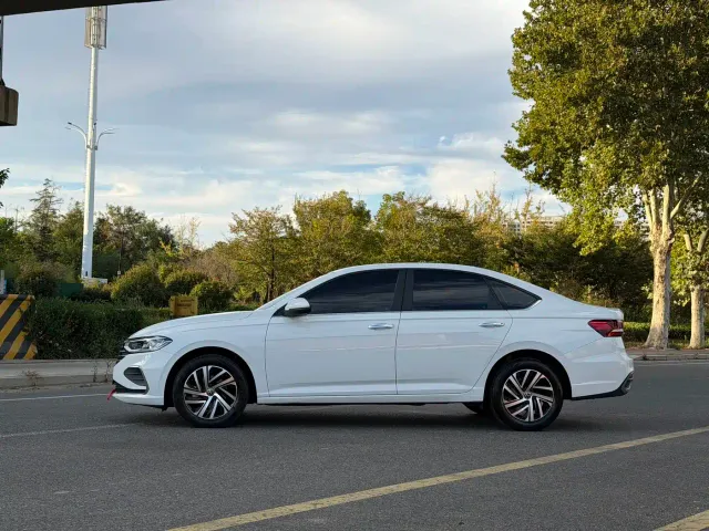 Volkswagen Lavida — Фото автомобиля 7