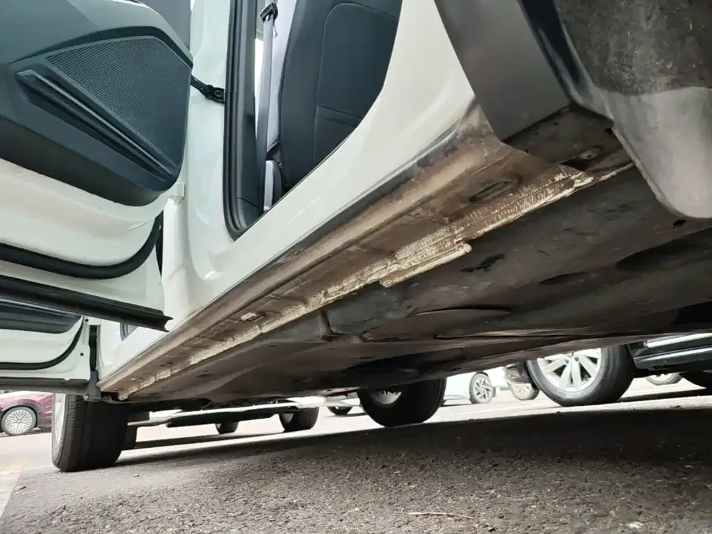 Volkswagen Tiguan L 2024 Outstanding 300TSI Auto 2WD Dragon Soaring Edition — Фото автомобиля 21