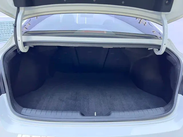 Hyundai Elantra — Фото автомобиля 7