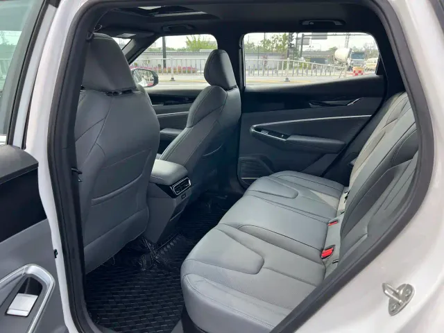 Geely Boyue — Фото автомобиля 8