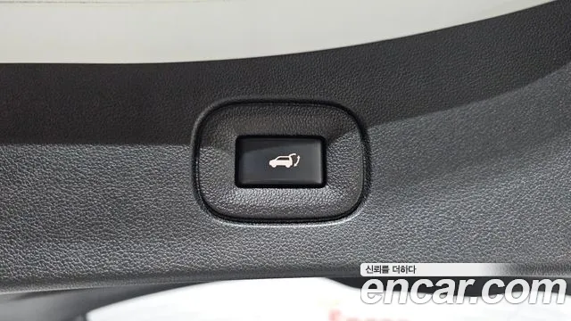 Renault-KoreaSamsung QM6 Новый QM6 2.0 LPe RE Signature 2WD — Фото автомобиля 17