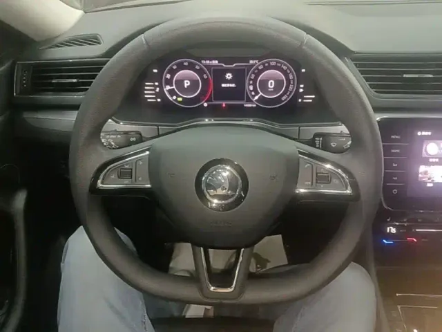 Skoda Superb — Фото автомобиля 10