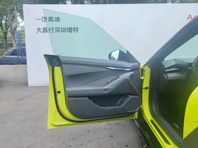 Xpeng P7 — Фото автомобиля 16