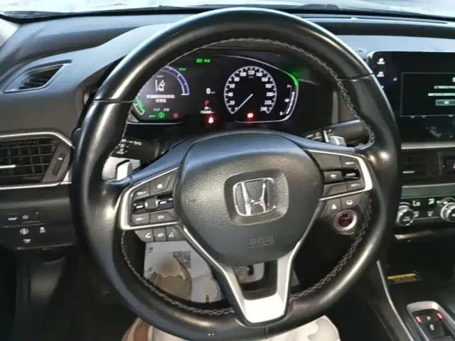 Honda Accord — Фото автомобиля 10
