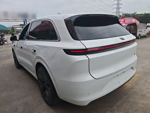 Li Auto L6 — Фото автомобиля 4
