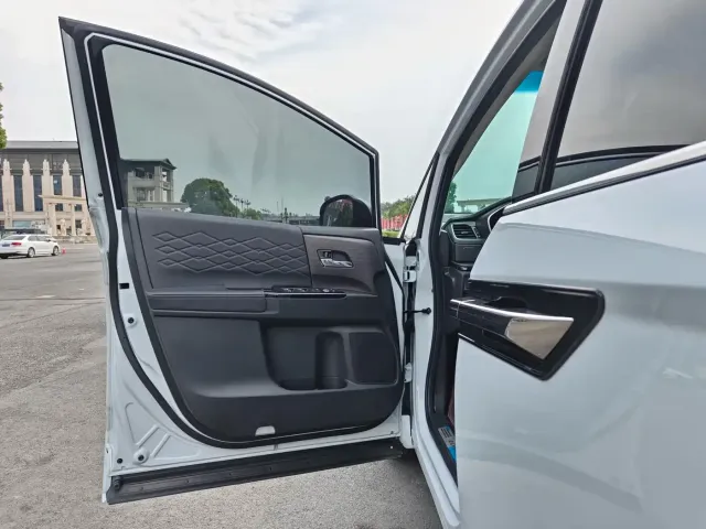 Honda Elysion 2024 2.0L e:HEV Luxury Edition — Фото автомобиля 12