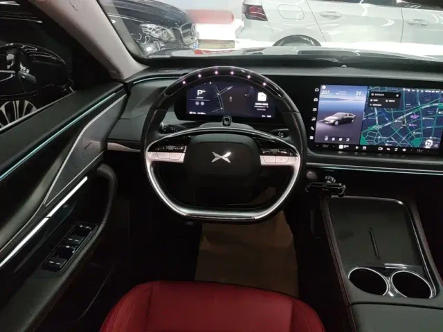 Xpeng P7 — Фото автомобиля 10