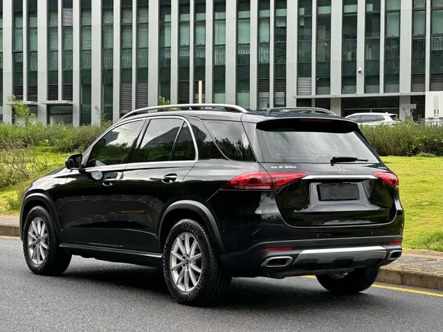 Mercedes-Benz GLE-Class — Фото автомобиля 2
