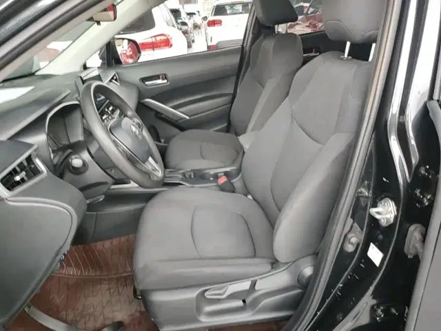 Toyota Corolla Cross — Фото автомобиля 14