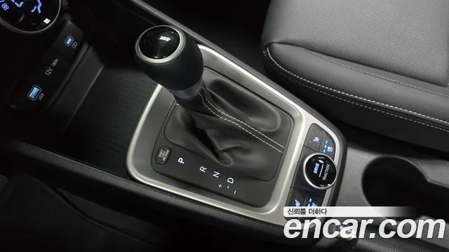 Hyundai Venue — Фото автомобиля 12