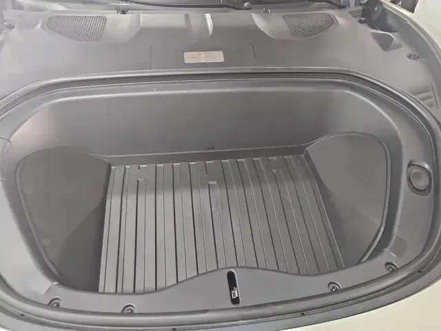 Xiaomi SU7 — Фото автомобиля 10