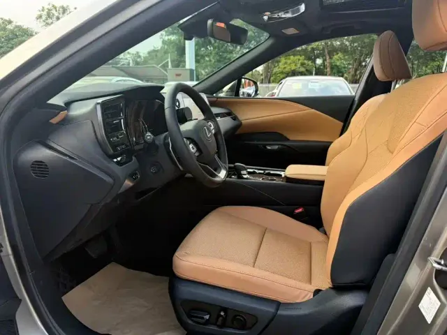 Lexus RX — Фото автомобиля 4