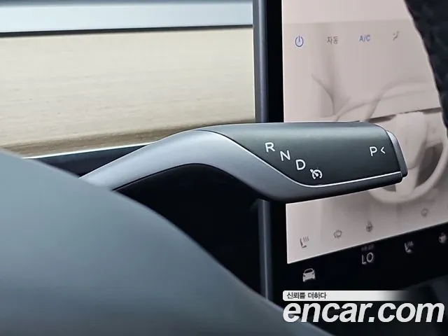 Tesla Model 3 — Фото автомобиля 8