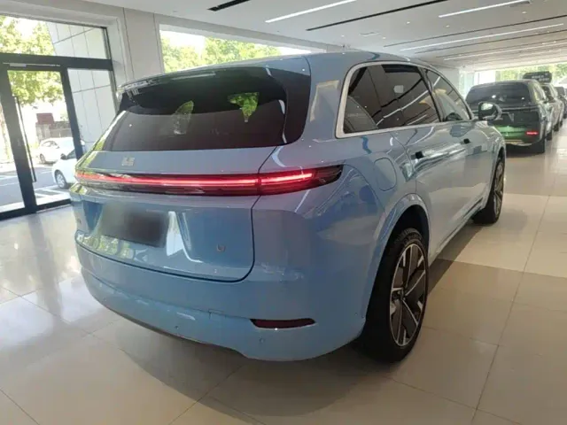 Li Auto L7 — Фото автомобиля 4
