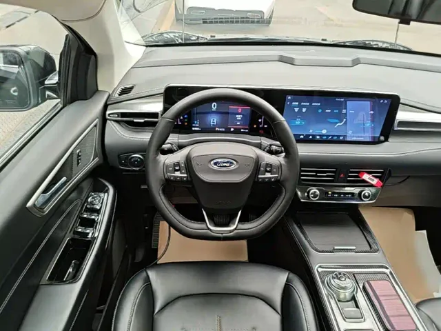 Ford Edge — Фото автомобиля 10
