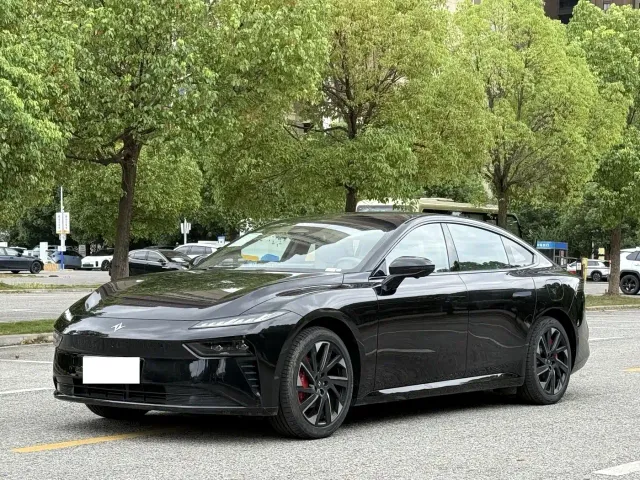 Фотография автомобиля — Dongfeng eπ 007