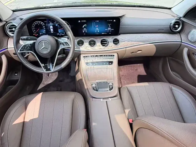 Mercedes-Benz E-Class — Фото автомобиля 8