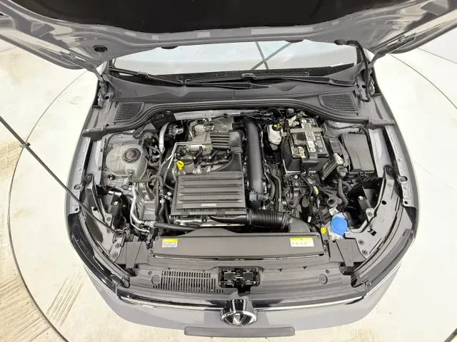 Volkswagen Golf — Фото автомобиля 8