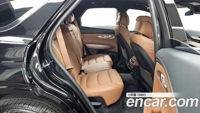 Genesis GV70 — Фото автомобиля 18