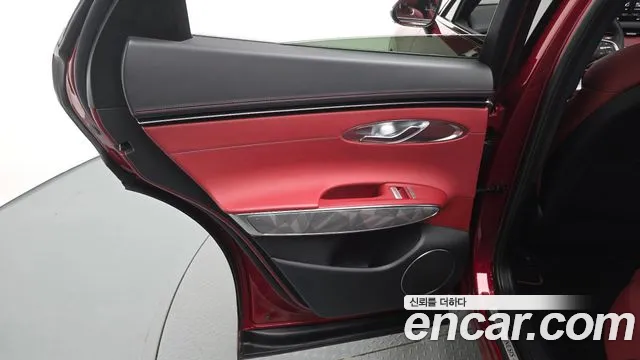 Genesis GV70 — Фото автомобиля 14
