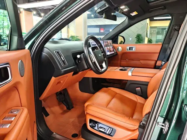 Li Auto L8 — Фото автомобиля 4