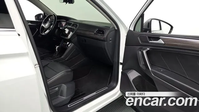 Volkswagen Tiguan — Фото автомобиля 16