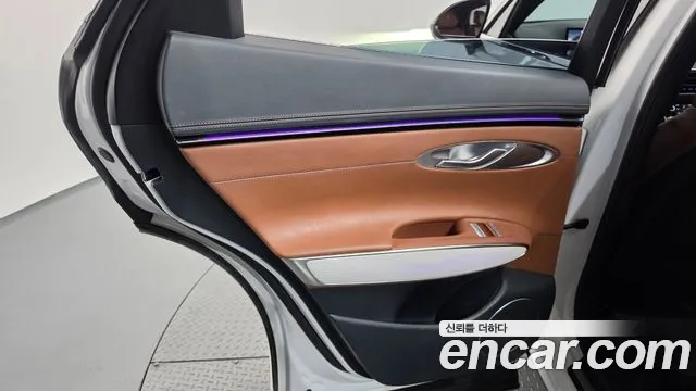 Genesis GV70 2.5T Бензин AWD — Фото автомобиля 22