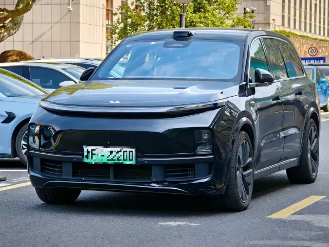 Li Auto L9 — Фото автомобиля 2