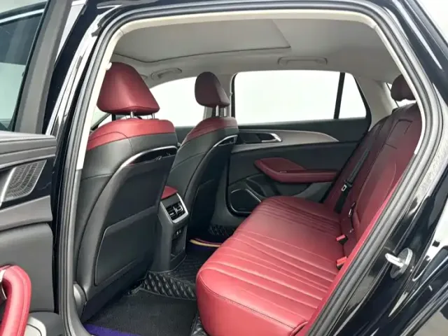 Hongqi H5 — Фото автомобиля 6