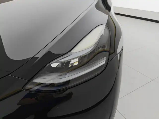Tesla Model Y — Фото автомобиля 5