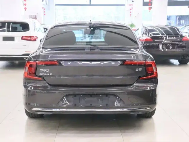 Volvo S90 — Фото автомобиля 4