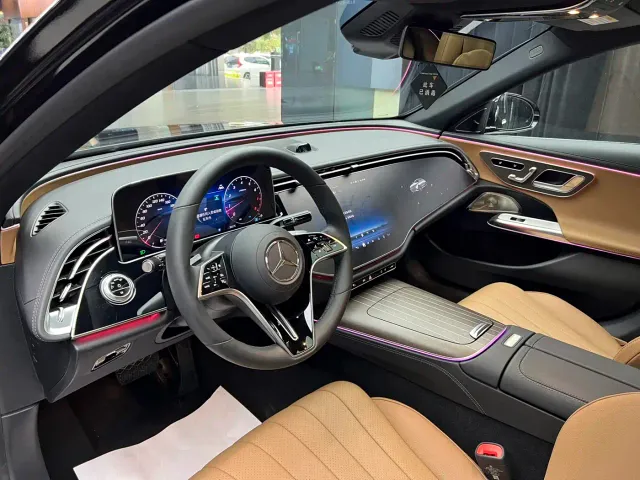 Mercedes-Benz E-Class — Фото автомобиля 16