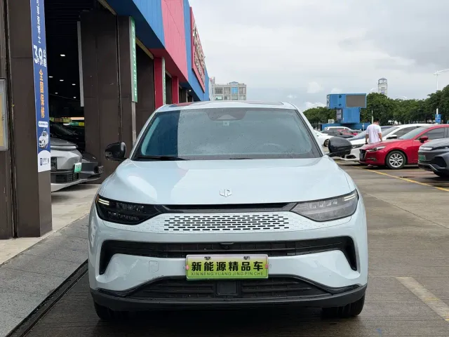 Leapmotor C11 — Фото автомобиля 2