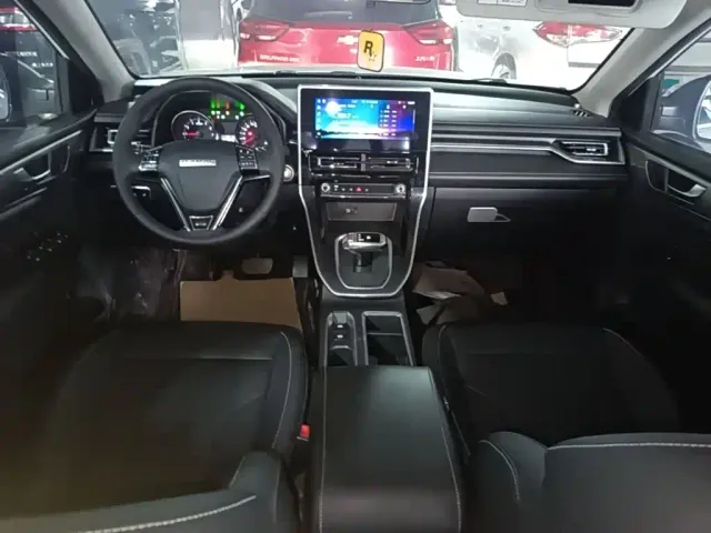 Haval M6 — Фото автомобиля 9