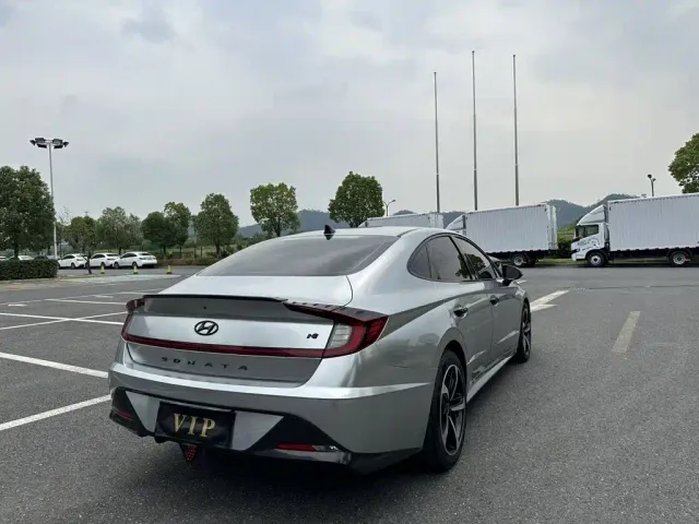 Hyundai Sonata — Фото автомобиля 9