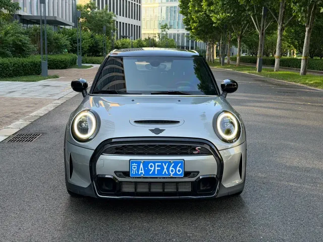 MINI Hatch — Фото автомобиля 2