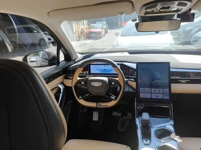 Geely Boyue L — Фото автомобиля 10