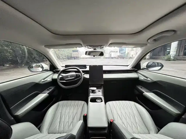 Changan Lamore — Фото автомобиля 13