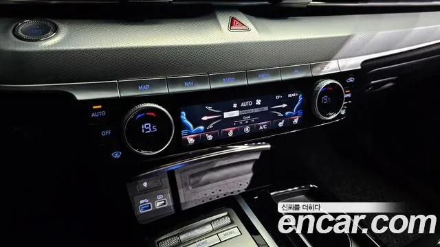 Genesis G80 Electrified G80 (RG3) — Фото автомобиля 22