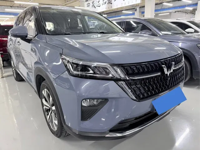 Wuling Asta — Фото автомобиля 3