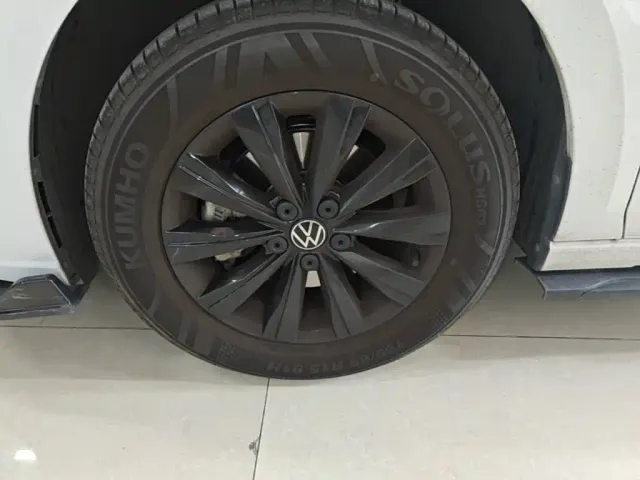 Volkswagen Lavida — Фото автомобиля 22