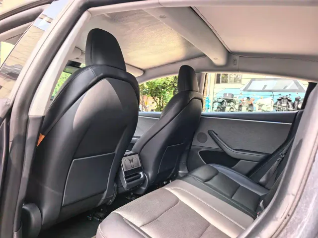 Tesla Model 3 — Фото автомобиля 13