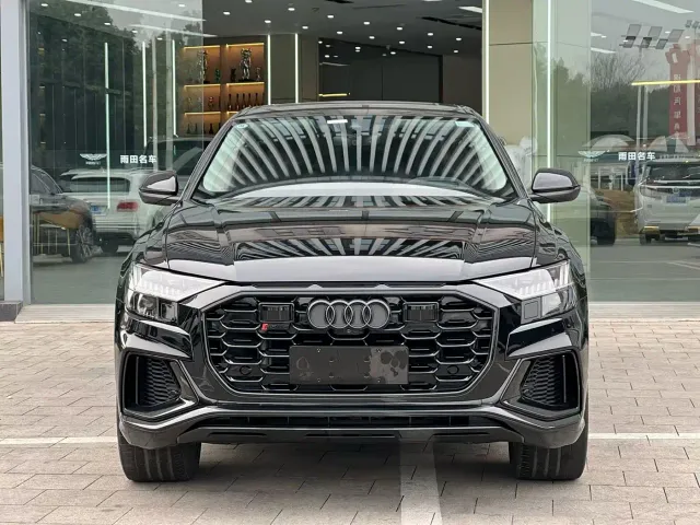 Фотография автомобиля — Audi Q8